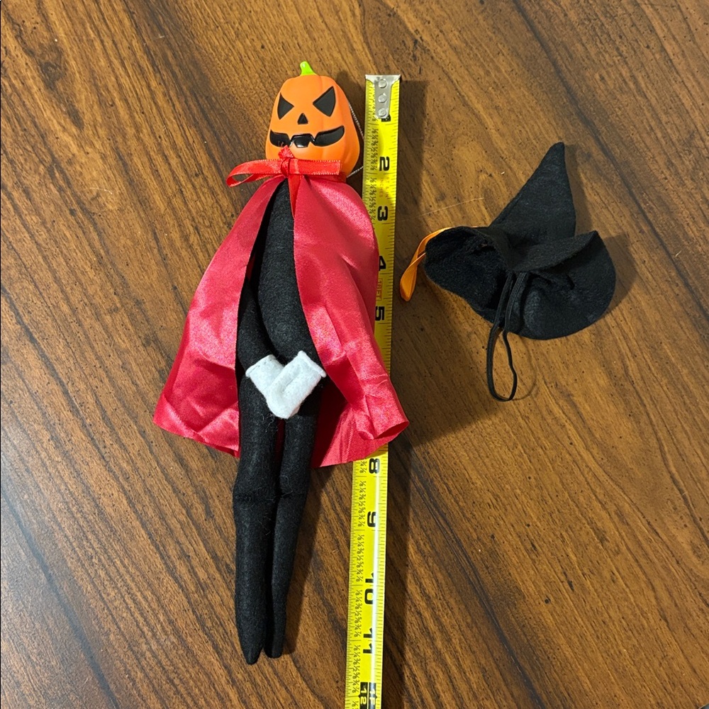 Pumpkin Shelf Doll - Witch hat - Picture 3 of 10